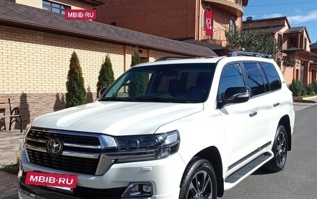 Toyota Land Cruiser 200, 2019 год, 6 490 000 рублей, 2 фотография