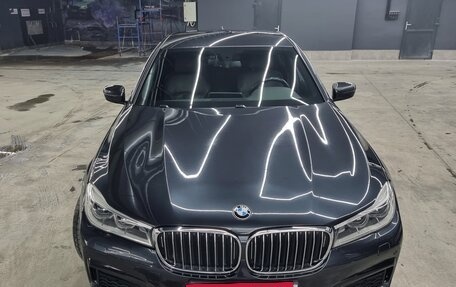 BMW 7 серия, 2018 год, 3 600 000 рублей, 3 фотография
