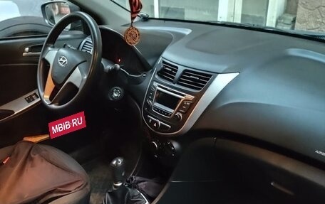 Hyundai Solaris II рестайлинг, 2015 год, 1 300 000 рублей, 1 фотография