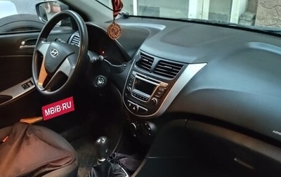 Hyundai Solaris II рестайлинг, 2015 год, 1 300 000 рублей, 1 фотография