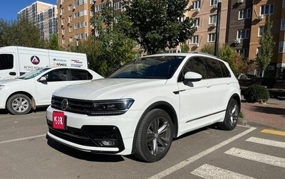 Volkswagen Tiguan II, 2017 год, 2 800 000 рублей, 1 фотография