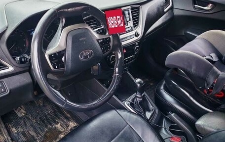 Hyundai Solaris II рестайлинг, 2017 год, 990 000 рублей, 6 фотография