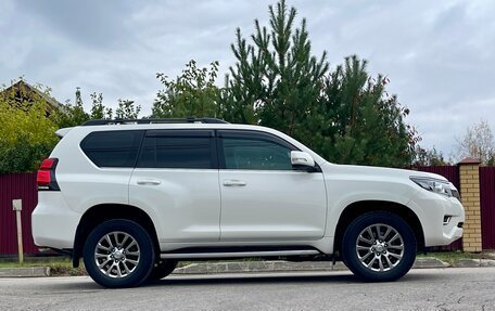 Toyota Land Cruiser Prado 150 рестайлинг 2, 2018 год, 4 000 000 рублей, 4 фотография