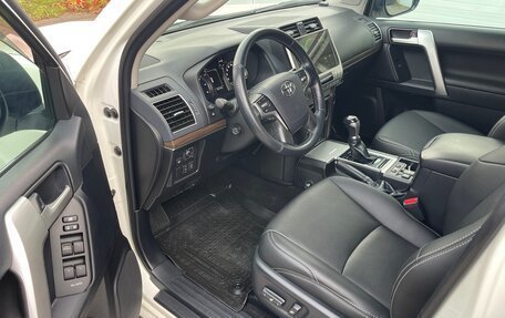 Toyota Land Cruiser Prado 150 рестайлинг 2, 2018 год, 4 000 000 рублей, 9 фотография