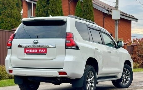 Toyota Land Cruiser Prado 150 рестайлинг 2, 2018 год, 4 000 000 рублей, 5 фотография
