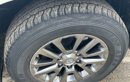 Toyota Land Cruiser Prado 150 рестайлинг 2, 2018 год, 4 000 000 рублей, 15 фотография