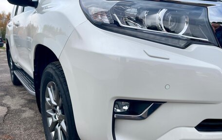 Toyota Land Cruiser Prado 150 рестайлинг 2, 2018 год, 4 000 000 рублей, 16 фотография