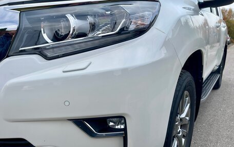 Toyota Land Cruiser Prado 150 рестайлинг 2, 2018 год, 4 000 000 рублей, 17 фотография