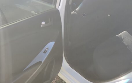 Hyundai Solaris II рестайлинг, 2016 год, 1 400 000 рублей, 24 фотография