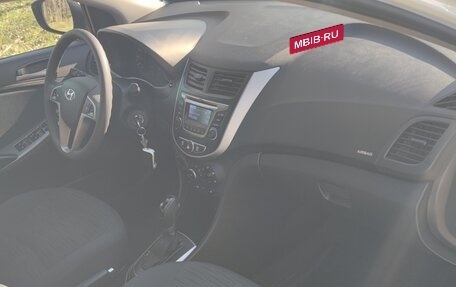 Hyundai Solaris II рестайлинг, 2016 год, 1 400 000 рублей, 25 фотография