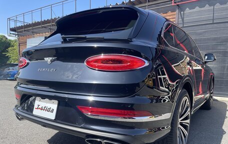 Bentley Bentayga I, 2022 год, 18 500 000 рублей, 9 фотография