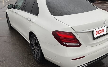 Mercedes-Benz E-Класс, 2017 год, 3 200 000 рублей, 4 фотография