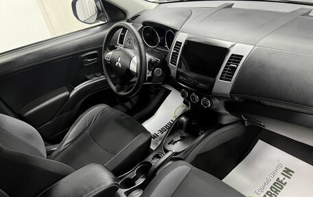 Mitsubishi Outlander III рестайлинг 3, 2011 год, 1 045 000 рублей, 13 фотография