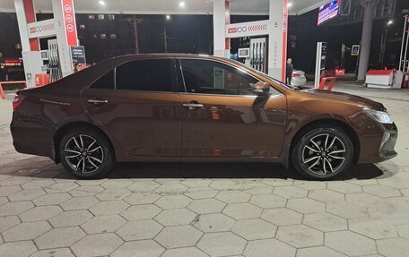 Toyota Camry, 2017 год, 1 995 000 рублей, 4 фотография