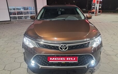 Toyota Camry, 2017 год, 1 995 000 рублей, 2 фотография
