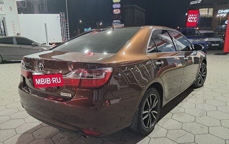 Toyota Camry, 2017 год, 1 995 000 рублей, 6 фотография