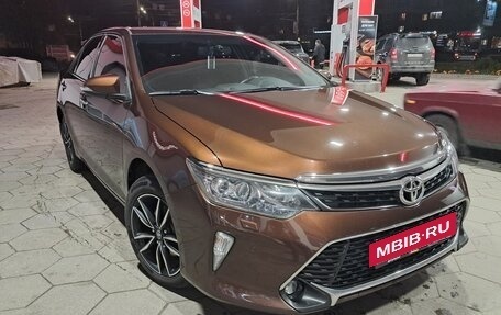 Toyota Camry, 2017 год, 1 995 000 рублей, 3 фотография