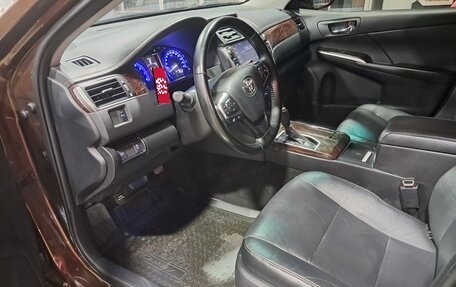 Toyota Camry, 2017 год, 1 995 000 рублей, 10 фотография