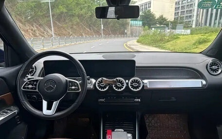 Mercedes-Benz GLB, 2021 год, 1 995 000 рублей, 13 фотография