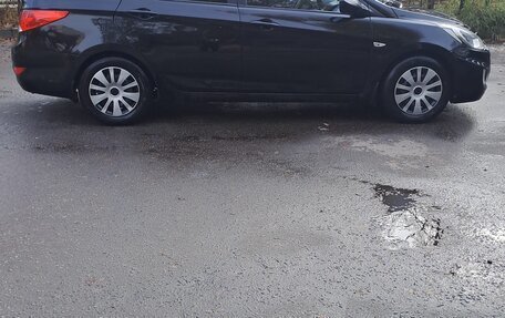 Hyundai Solaris II рестайлинг, 2013 год, 750 000 рублей, 2 фотография