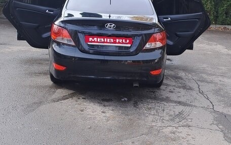 Hyundai Solaris II рестайлинг, 2013 год, 750 000 рублей, 7 фотография
