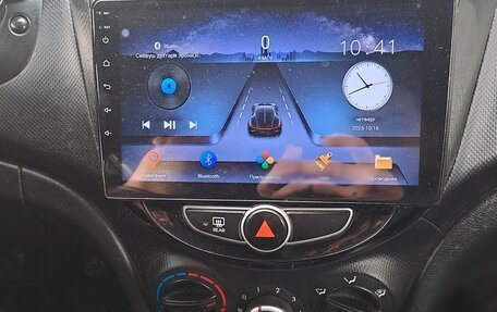 Hyundai Solaris II рестайлинг, 2013 год, 750 000 рублей, 14 фотография