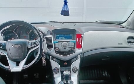 Chevrolet Cruze II, 2011 год, 800 000 рублей, 3 фотография