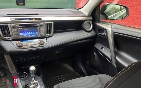 Toyota RAV4, 2014 год, 1 980 000 рублей, 6 фотография