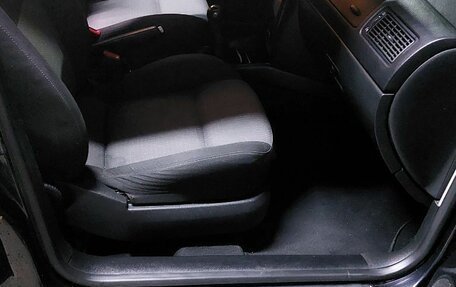 Volkswagen Golf IV, 2003 год, 320 000 рублей, 9 фотография