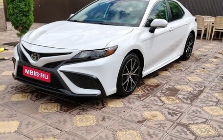 Toyota Camry, 2023 год, 2 900 000 рублей, 1 фотография