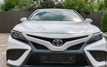 Toyota Camry, 2023 год, 2 900 000 рублей, 3 фотография