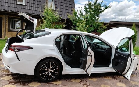 Toyota Camry, 2023 год, 2 900 000 рублей, 10 фотография