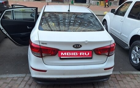 KIA Rio III рестайлинг, 2015 год, 650 000 рублей, 2 фотография