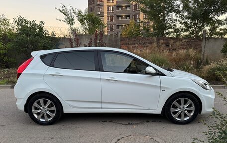 Hyundai Solaris II рестайлинг, 2011 год, 730 000 рублей, 4 фотография