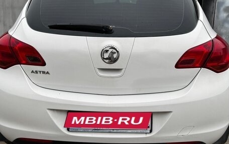 Opel Astra J, 2011 год, 580 000 рублей, 3 фотография