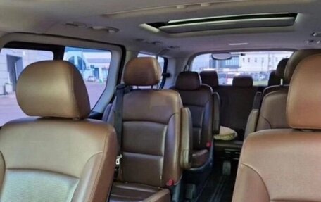 Hyundai Grand Starex Grand Starex I рестайлинг 2, 2020 год, 3 700 000 рублей, 3 фотография