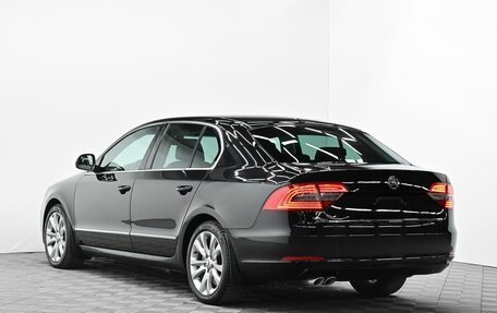 Skoda Superb III рестайлинг, 2014 год, 995 000 рублей, 3 фотография