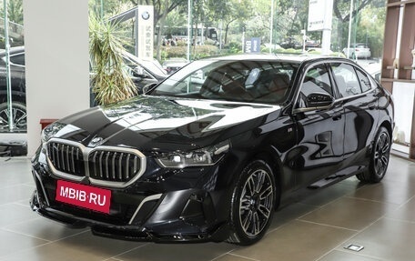 BMW 5 серия, 2025 год, 8 016 220 рублей, 1 фотография