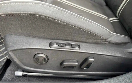 Volkswagen Golf VIII, 2021 год, 1 332 000 рублей, 16 фотография