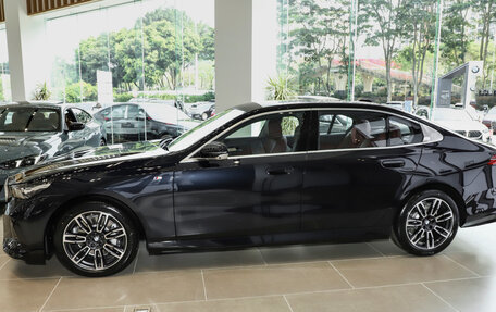 BMW 5 серия, 2025 год, 8 016 220 рублей, 9 фотография