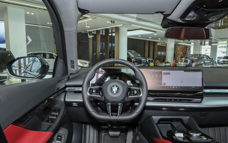 BMW 5 серия, 2025 год, 8 016 220 рублей, 13 фотография