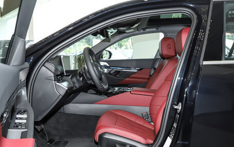 BMW 5 серия, 2025 год, 8 016 220 рублей, 21 фотография