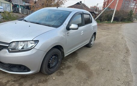 Renault Logan II, 2017 год, 750 000 рублей, 2 фотография