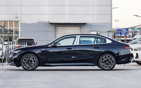 BMW 5 серия, 2025 год, 7 622 908 рублей, 9 фотография