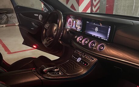 Mercedes-Benz E-Класс, 2020 год, 4 050 000 рублей, 5 фотография