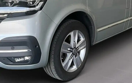 Volkswagen Caravelle T6 рестайлинг, 2022 год, 4 911 000 рублей, 4 фотография