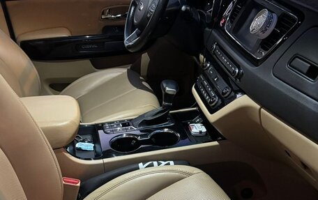 KIA Carnival III, 2019 год, 3 300 000 рублей, 11 фотография
