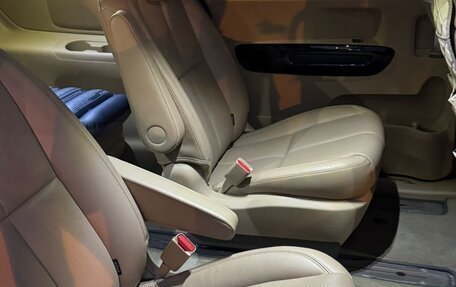 KIA Carnival III, 2019 год, 3 300 000 рублей, 10 фотография