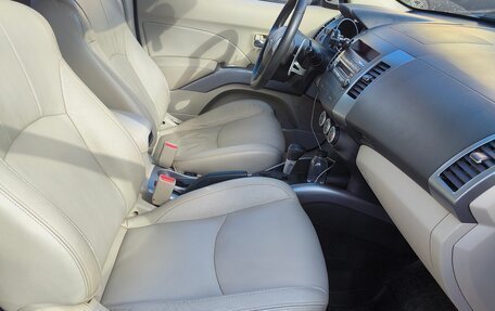 Mitsubishi Outlander III рестайлинг 3, 2008 год, 1 000 000 рублей, 15 фотография