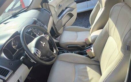 Mitsubishi Outlander III рестайлинг 3, 2008 год, 1 000 000 рублей, 24 фотография